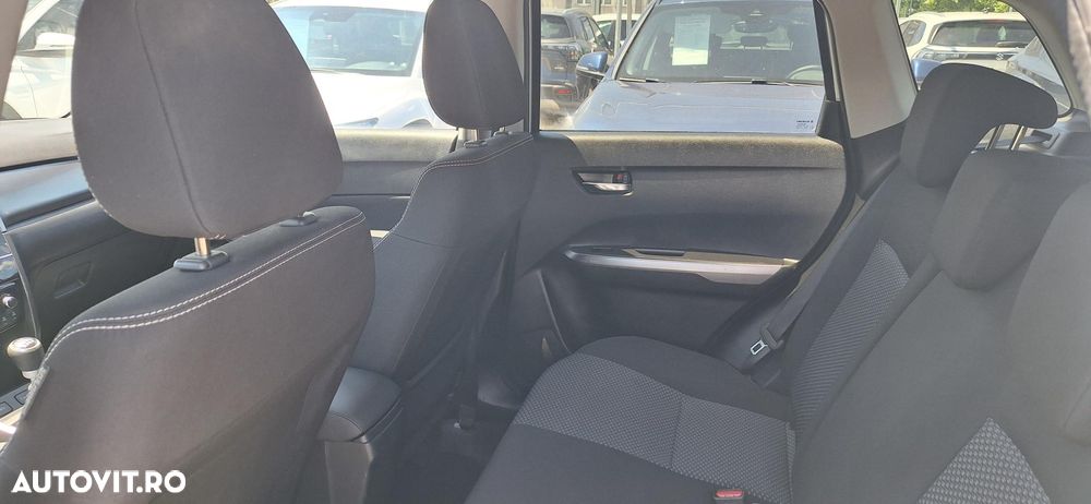 Suzuki Vitara 1.4 Boosterjet MHEV Passion - 13
