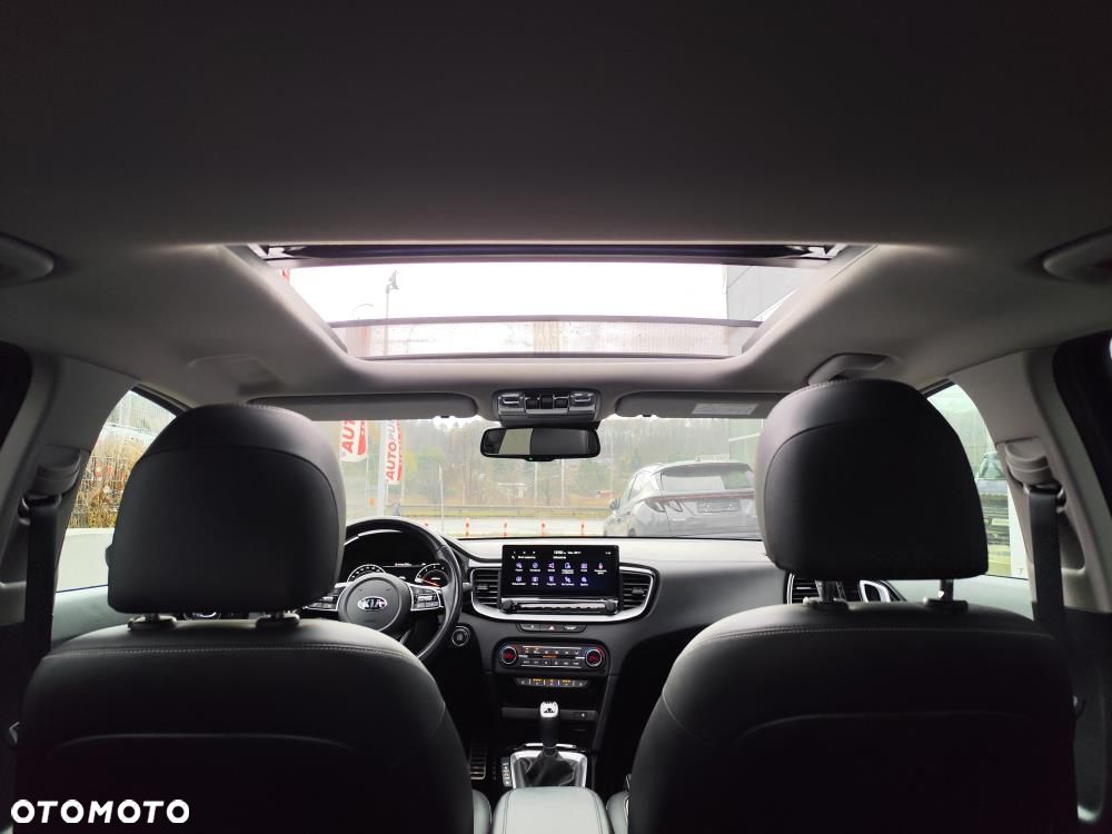 Kia XCeed - 21