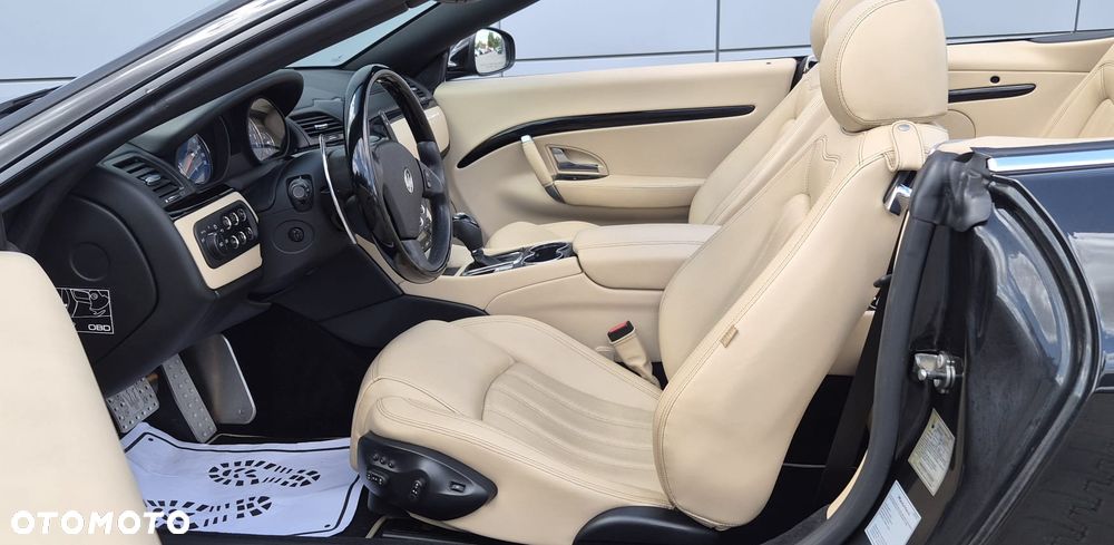 Maserati GranTurismo S Automatik - 23