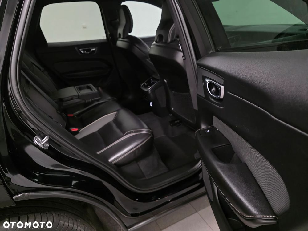 Volvo XC 60 D4 Geartronic RDesign - 31