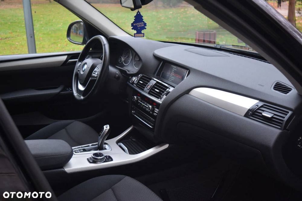 BMW X3 xDrive20d Advantage - 11