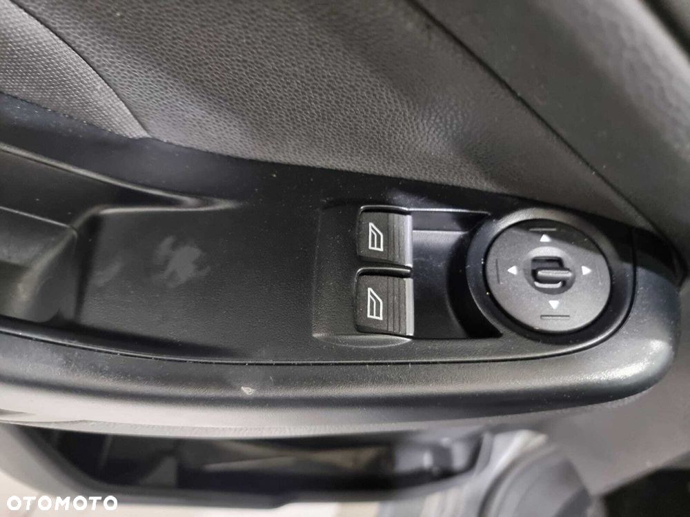 Ford Fiesta - 17