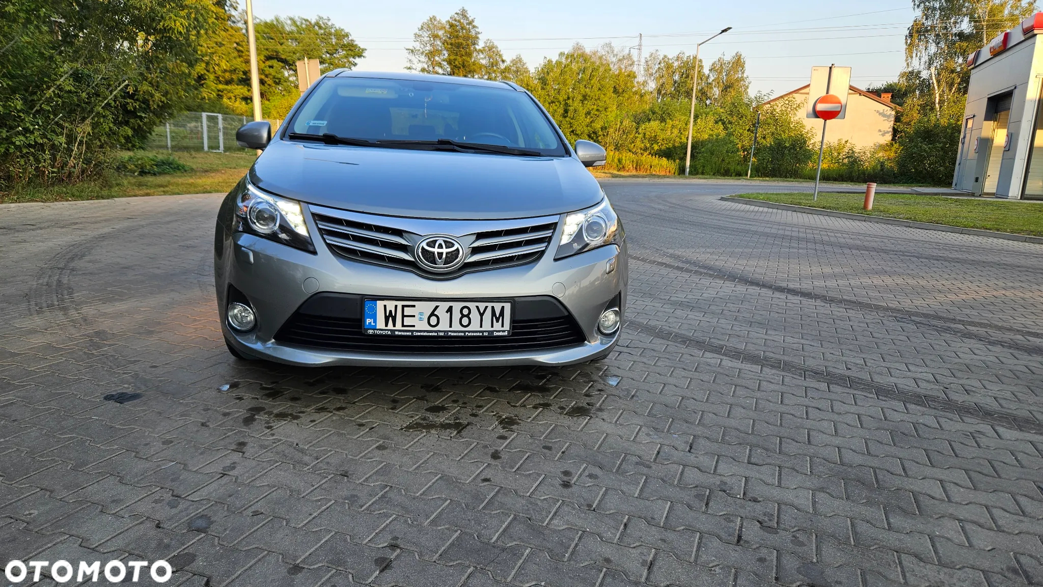 Toyota Avensis 2.0 Premium - 9
