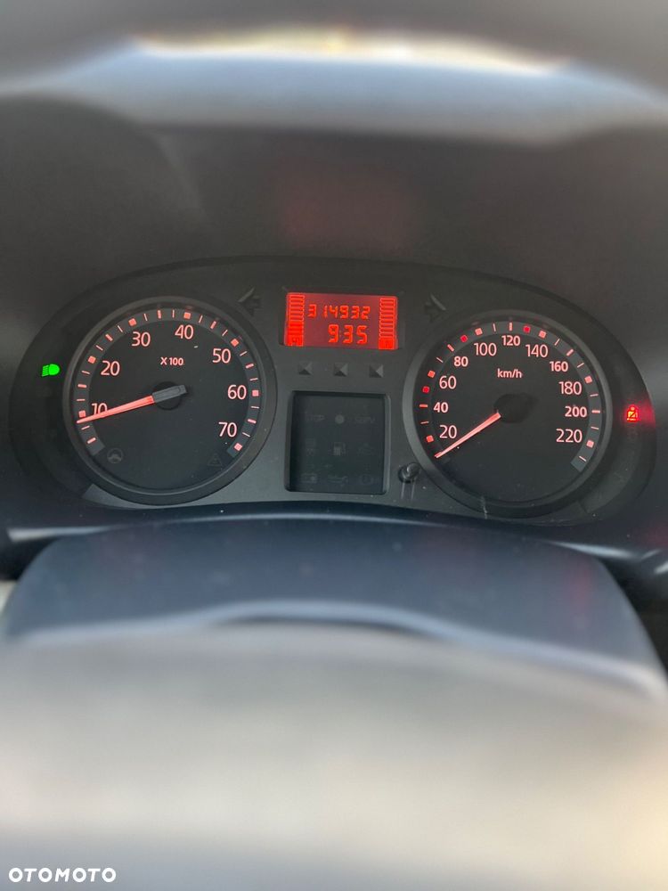Renault Clio 1.5 dCi Authentique - 9