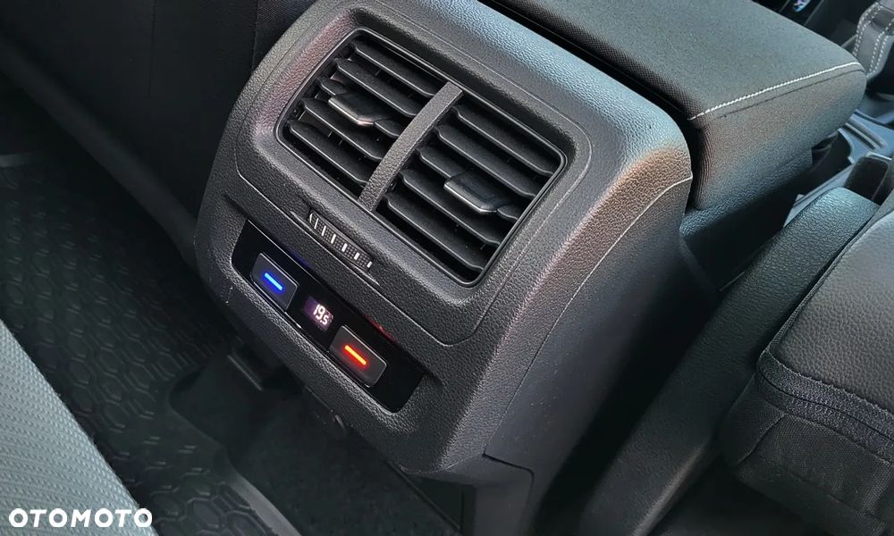 Volkswagen Touran 1.4 TSI BMT Highline DSG - 26