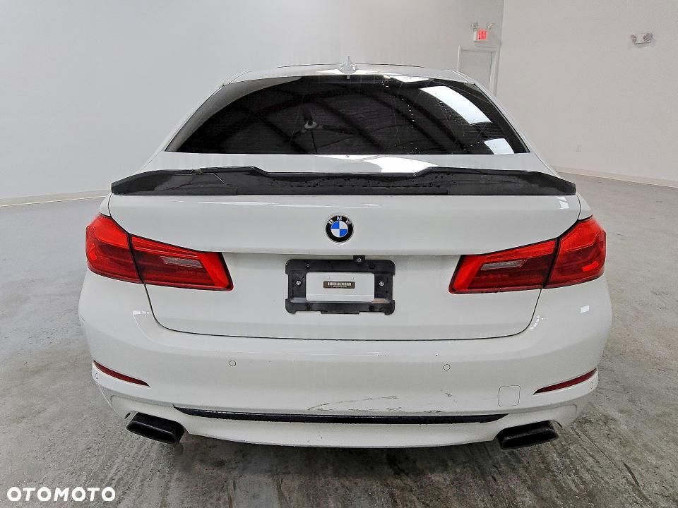 BMW Seria 5 540i xDrive - 9