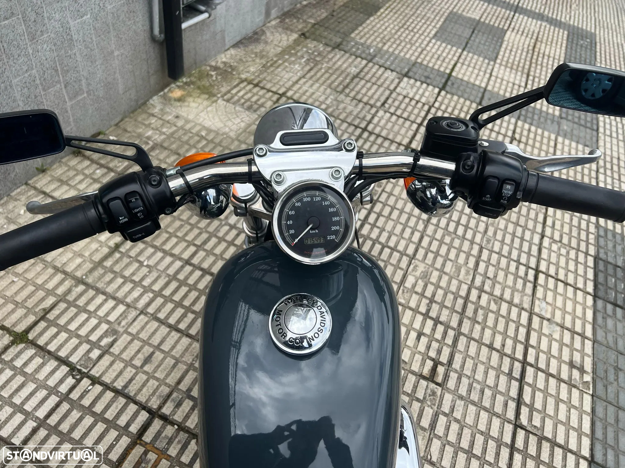 Harley-Davidson 883 - 9