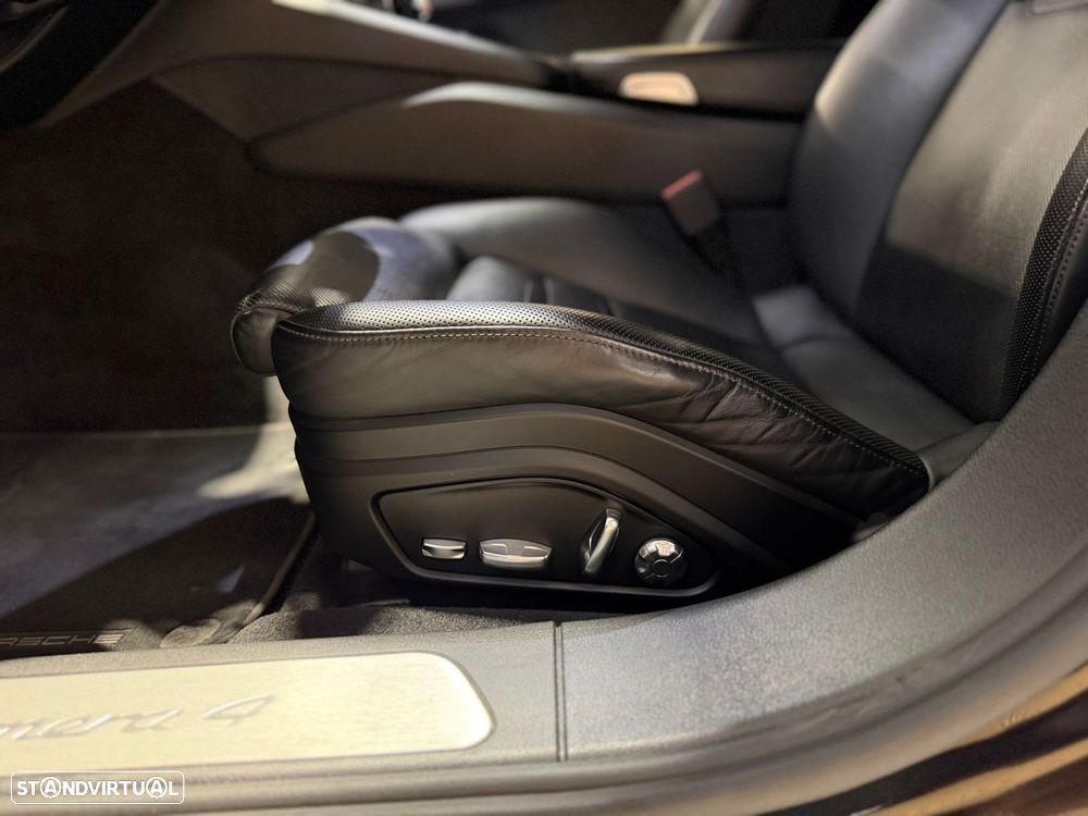 Porsche Panamera Sport Turismo 4 E-Hybrid Edition 10 Anos - 19