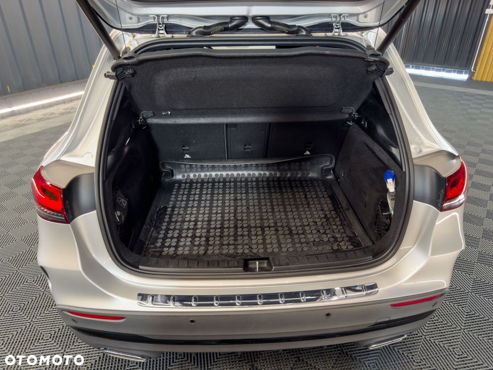 Mercedes-Benz GLA - 23