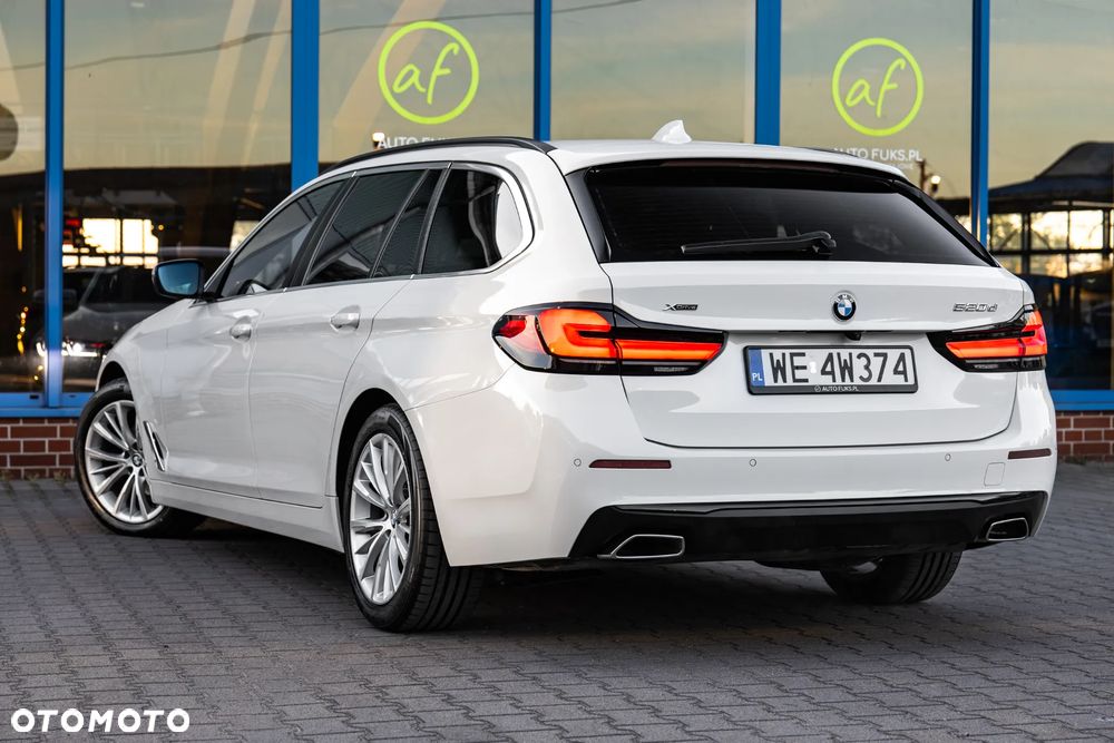 BMW Seria 5 520d xDrive Sport - 8
