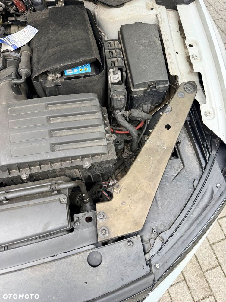 Volkswagen Passat - 16