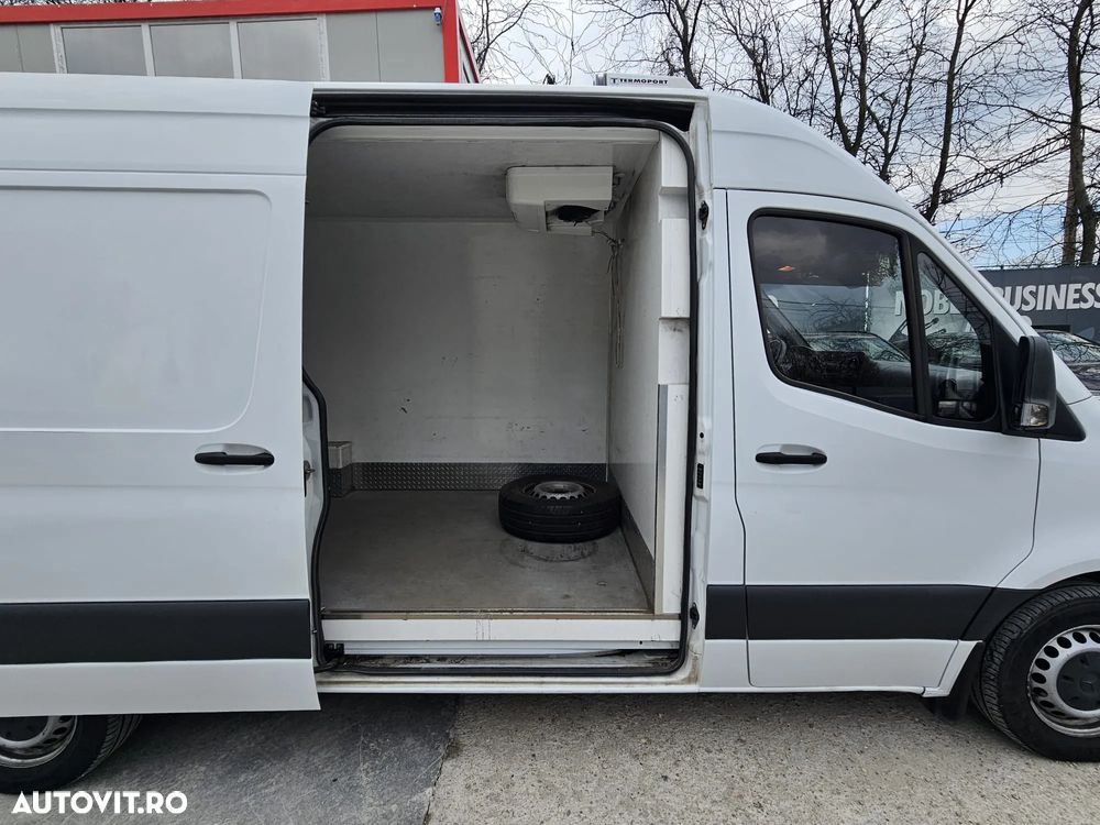 Mercedes-Benz Sprinter - 5