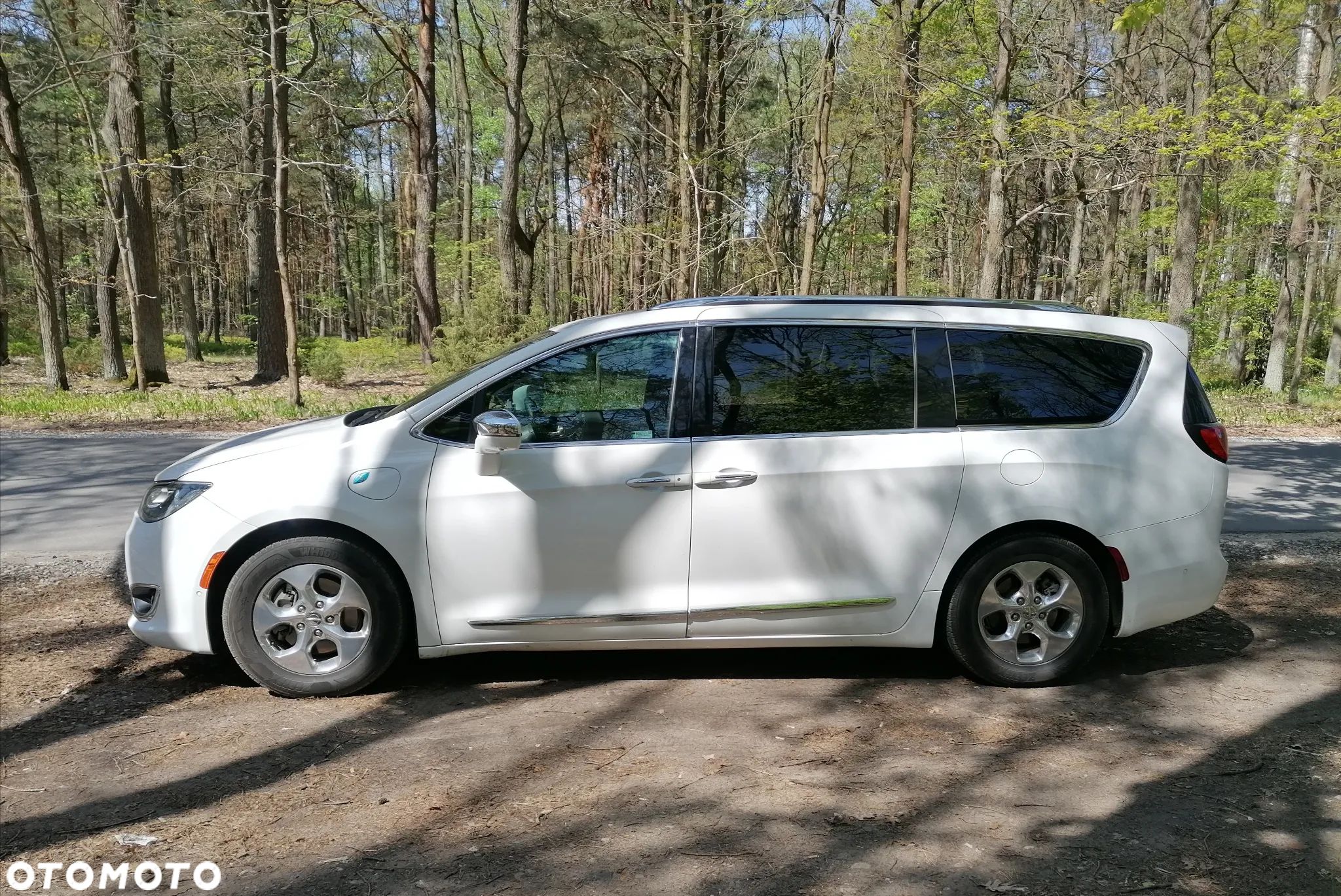 Chrysler Pacifica - 1