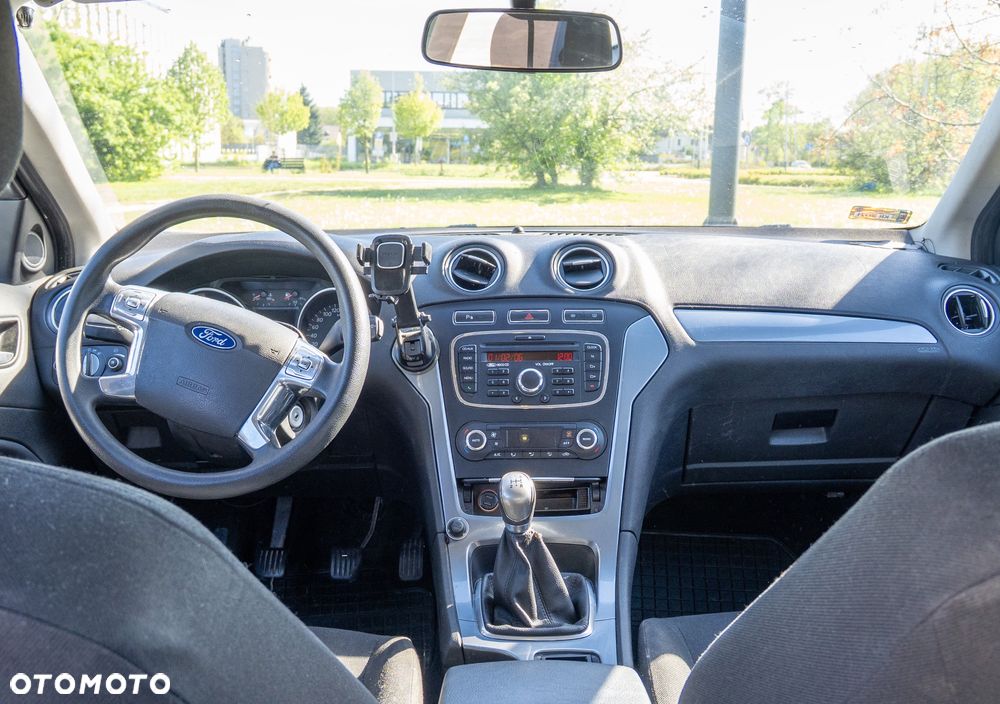 Ford Mondeo 2.0 Trend - 14