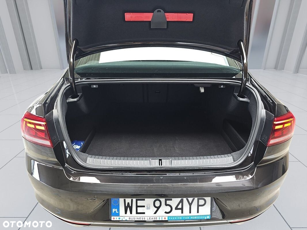 Volkswagen Passat 2.0 TDI 4Mot Elegance DSG - 22