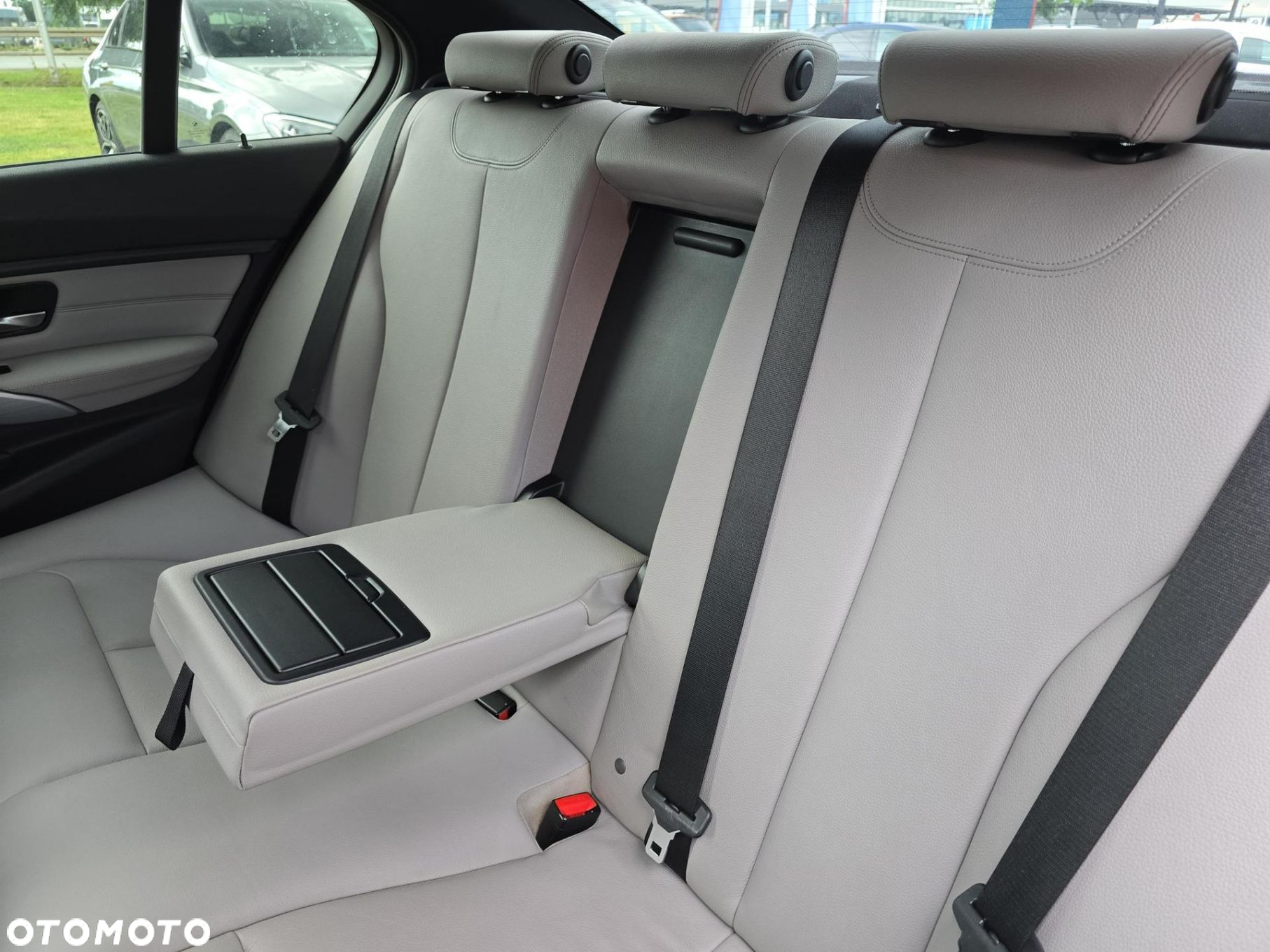 BMW Seria 3 320d Sport Line - 11