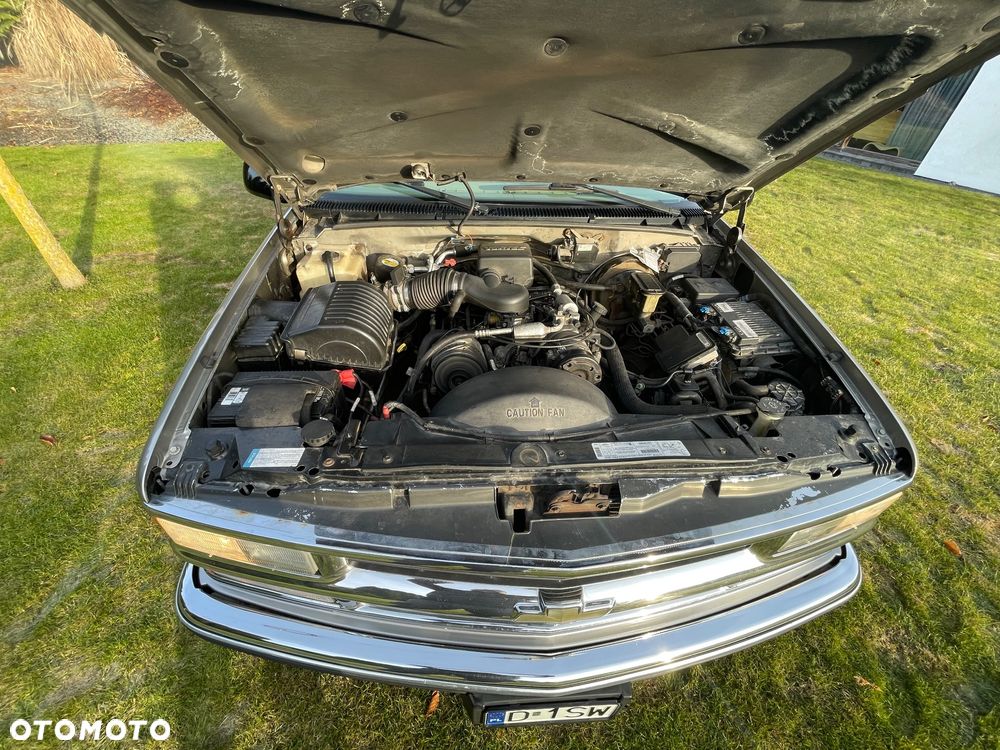 Chevrolet Suburban - 18