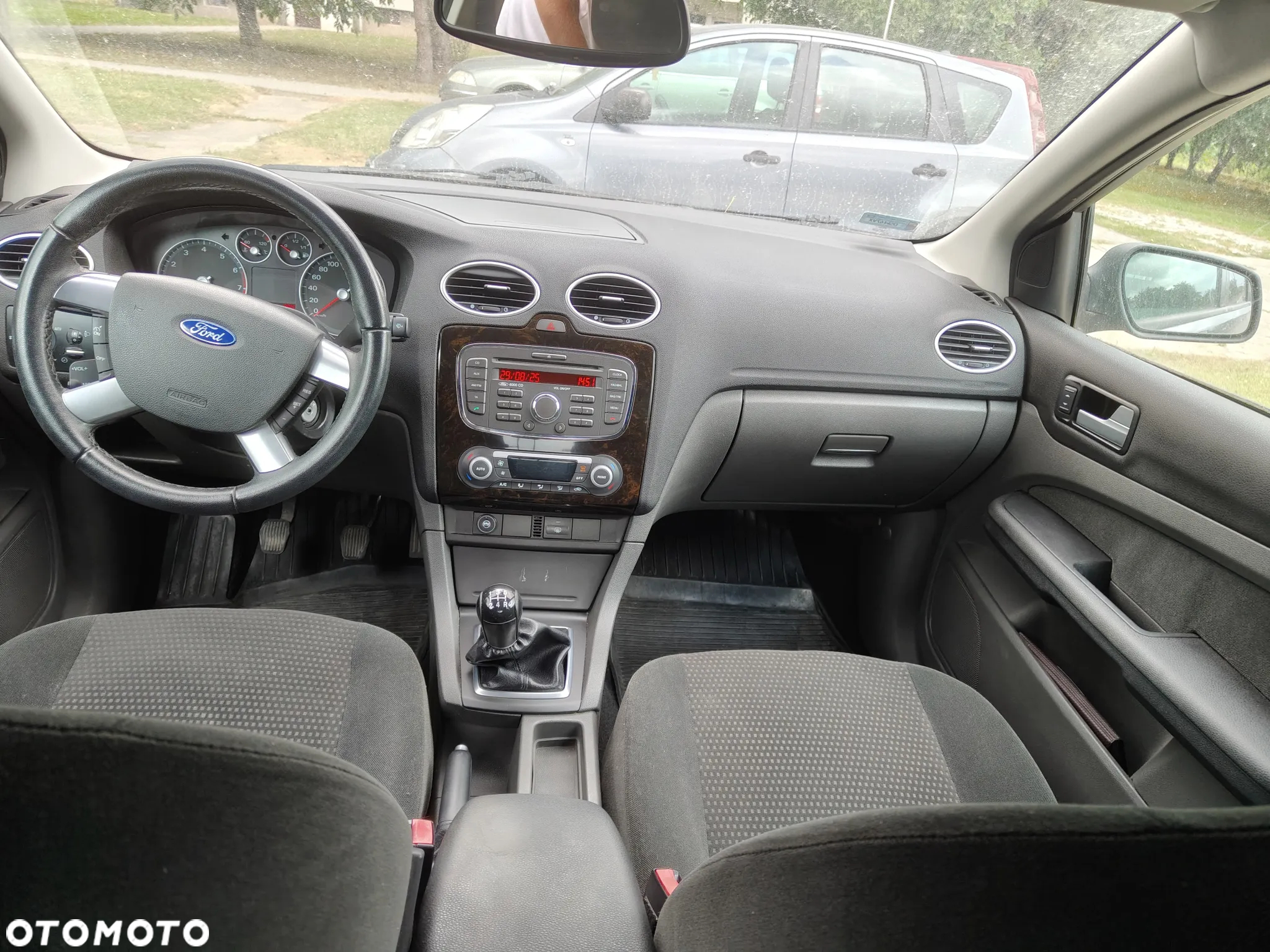 Ford Focus 1.8 Ghia - 9