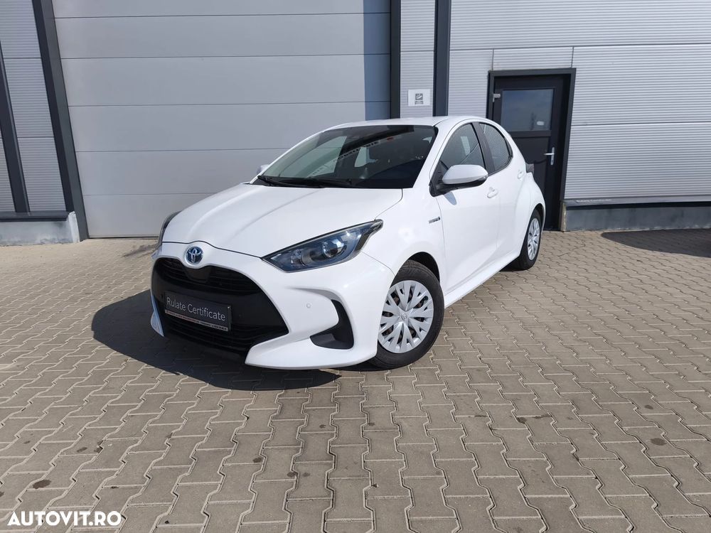 Toyota Yaris 1.5 VVT-i HSD Active - 1