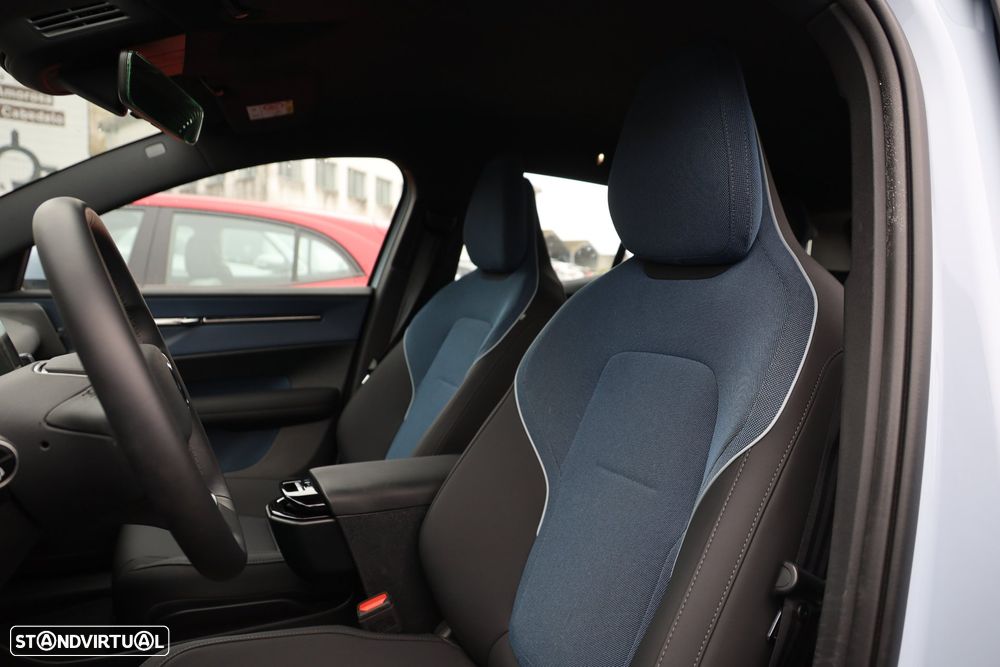 Volvo EX30 69 kWh Single Motor Extended Range Core - 7