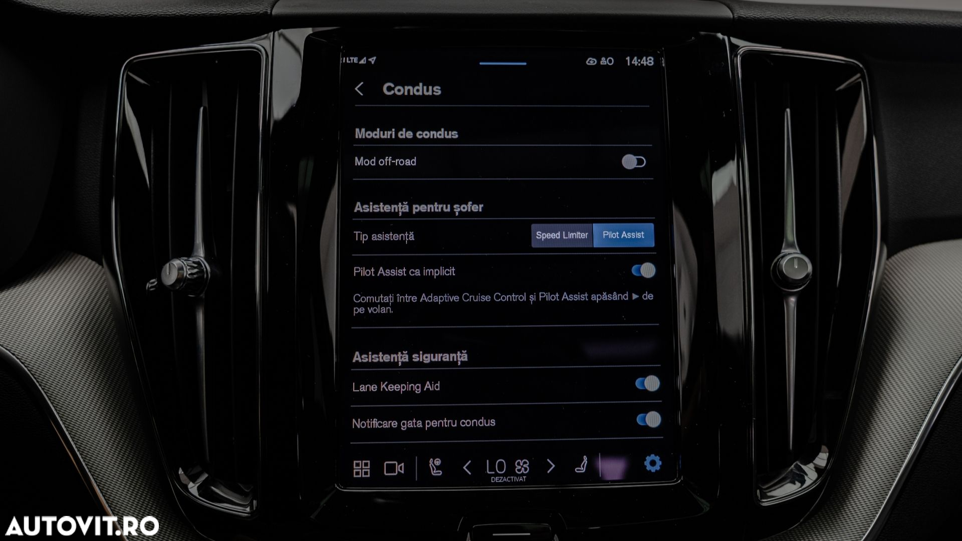 Volvo XC 60 B4 MHEV AT AWD Plus Dark - 29