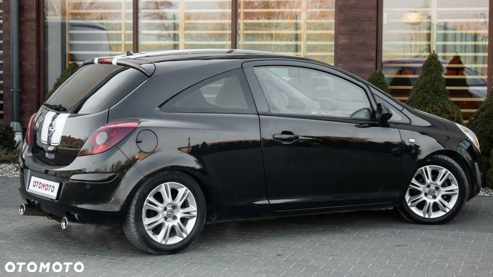 Opel Corsa 1.4 16V Edition 150 - 9