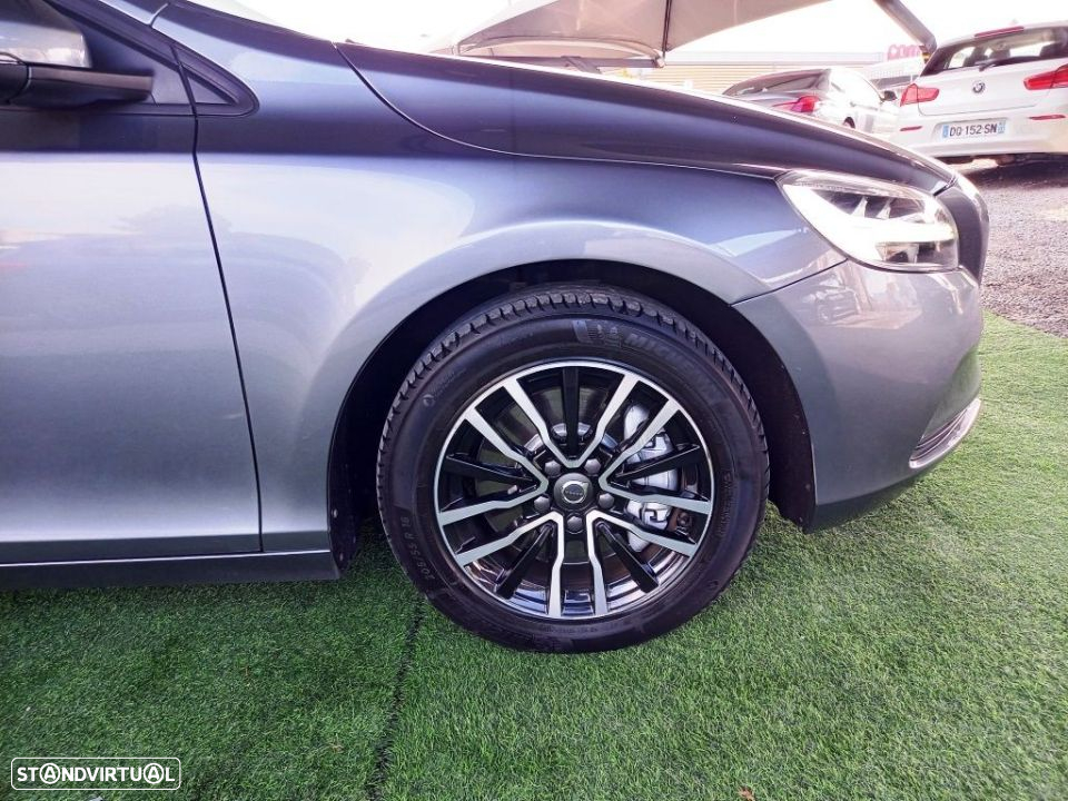 Volvo V40 2.0 D2 Momentum Geartronic - 14