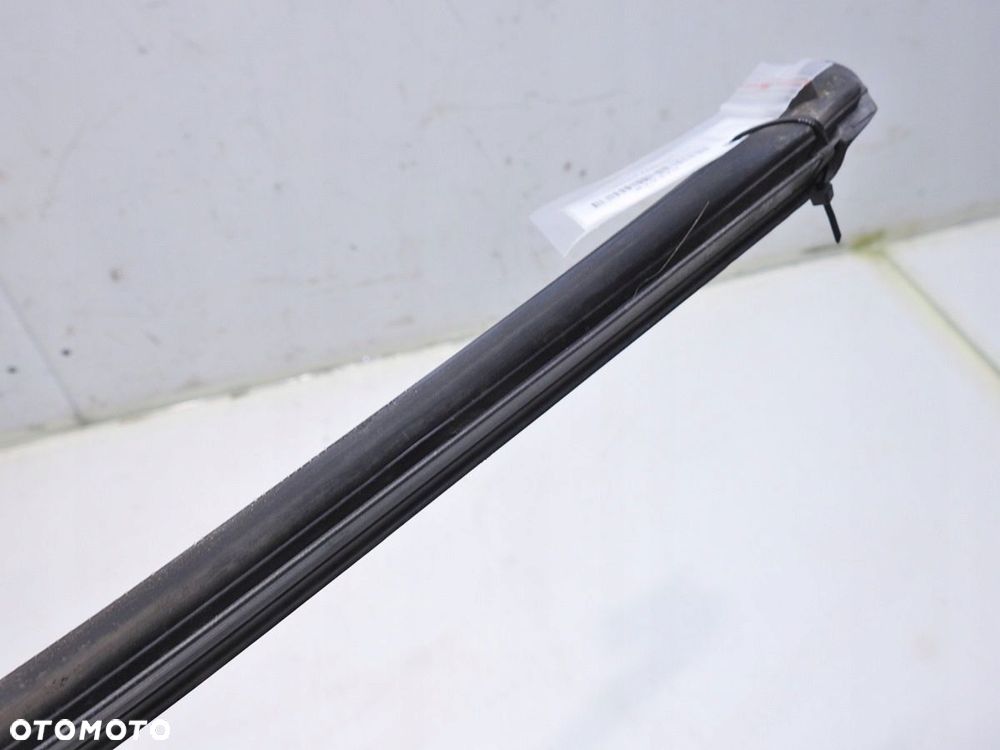 LISTWA SZYBY CZOŁOWEJ LEWA AUDI A4 B7 - 3