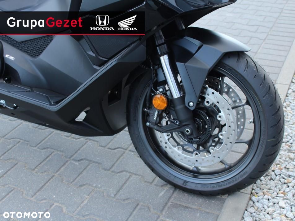 Honda NSS - 13
