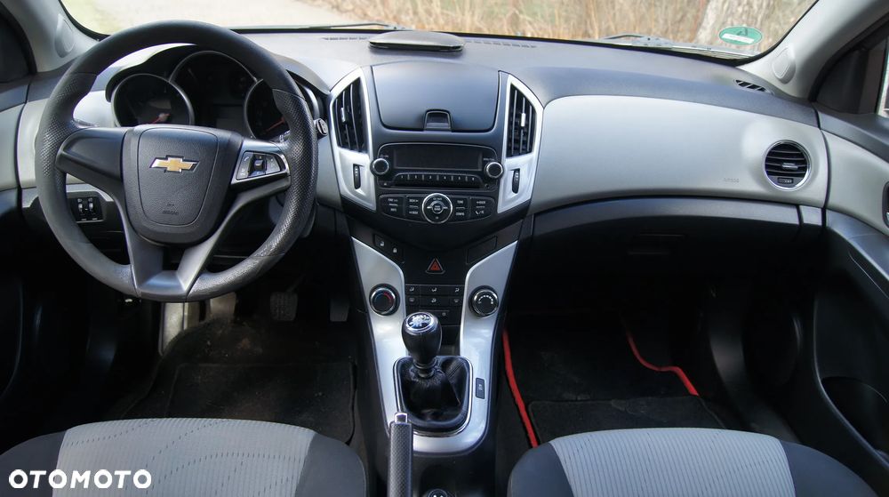 Chevrolet Cruze 1.6 LT - 10