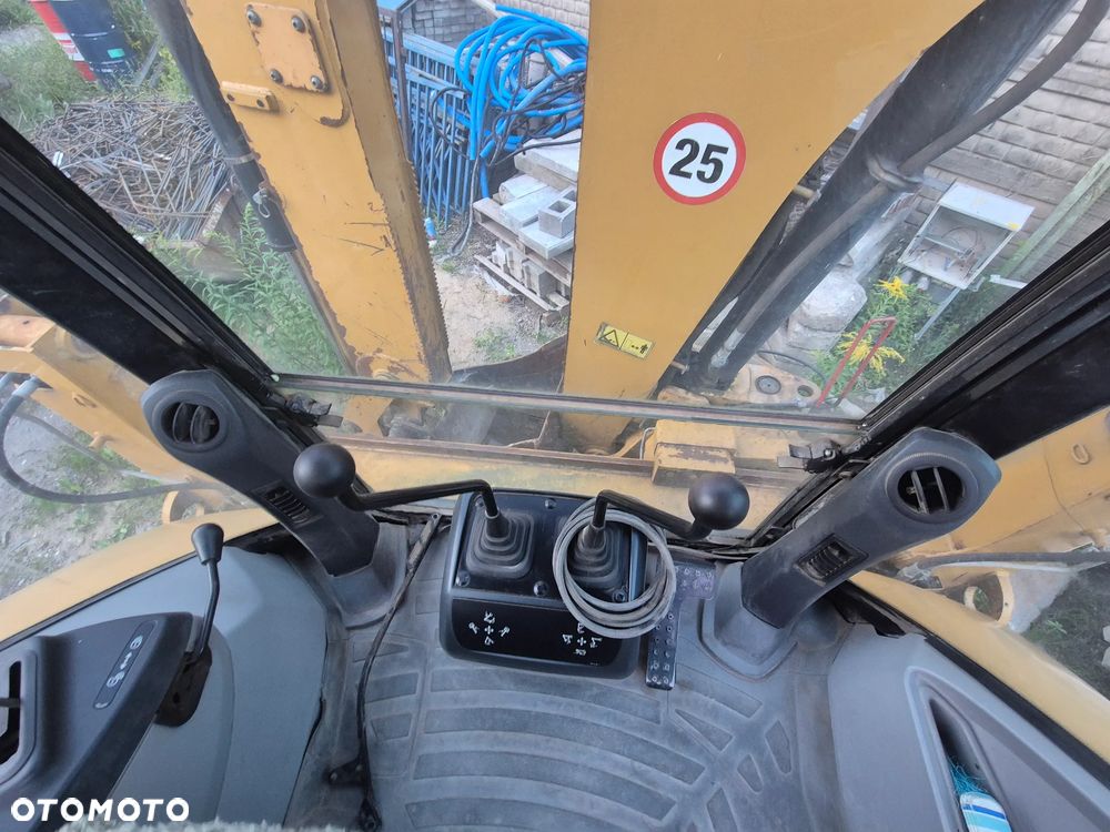 Caterpillar 428 E - 9