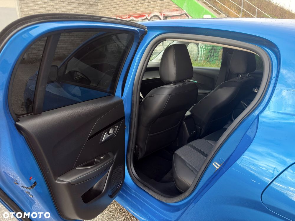 Peugeot 208 - 17