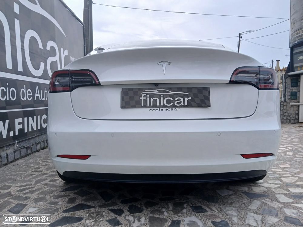Tesla Model 3 - 8