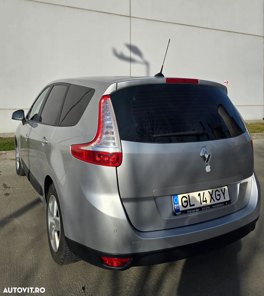 Renault Grand Scenic dCi 110 EDC Paris - 6