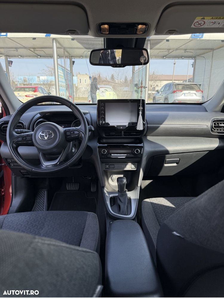 Toyota Yaris Cross 1.5 VVT-i HSD 4x2 Dynamic - 6