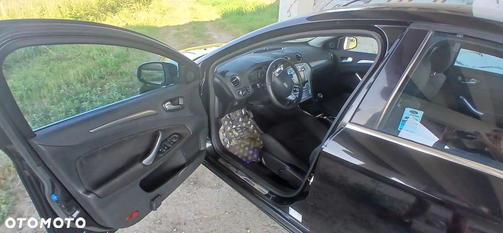 Ford Mondeo 1.8 Ambiente - 9