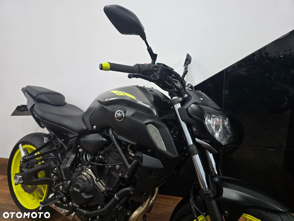 Yamaha MT - 24