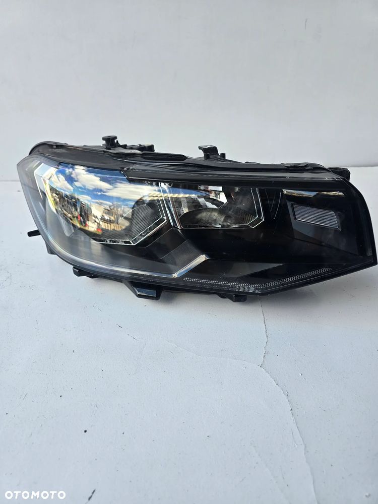 Lampa prawa przednia vw t-cross idealna kompletna zwykła
