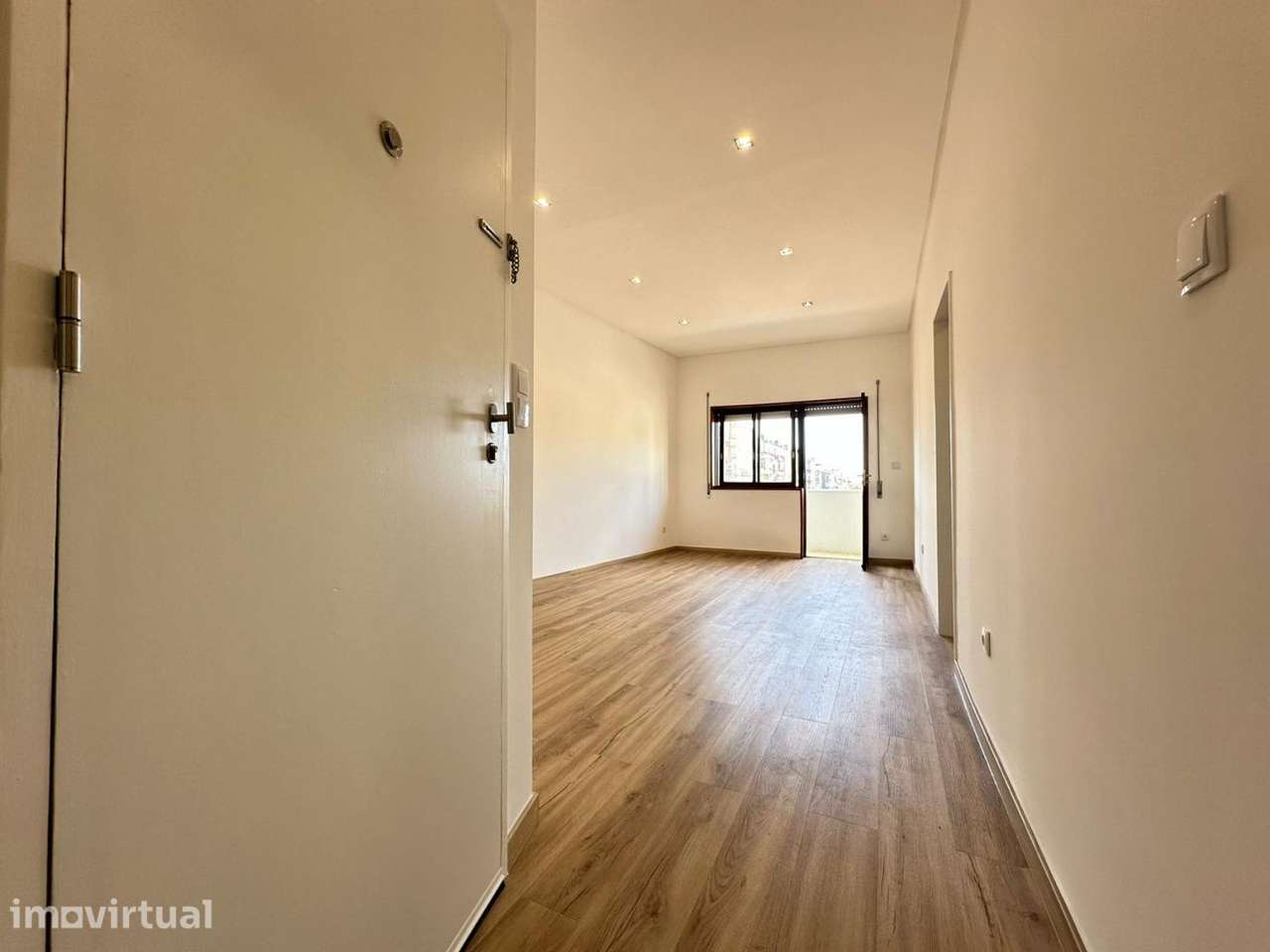 Apartamento T2 c/ varanda no Bonfim, Porto - Grande imagem: 2/16