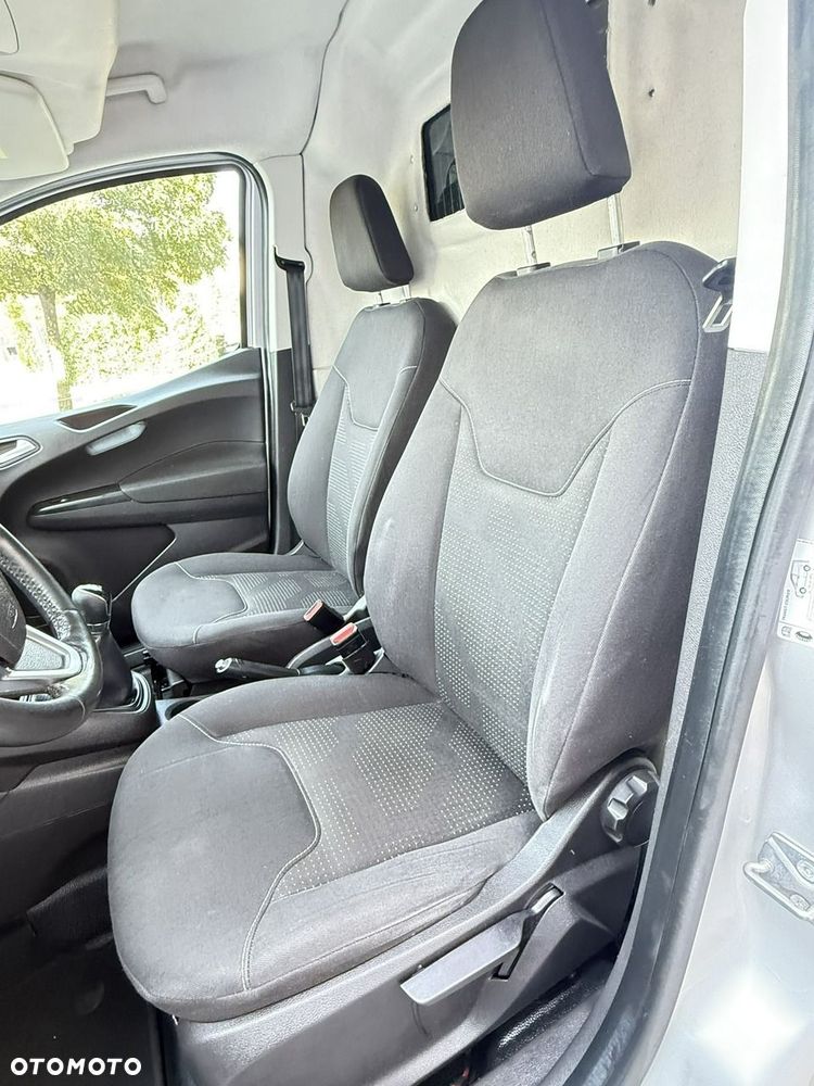 Ford Courier - 5