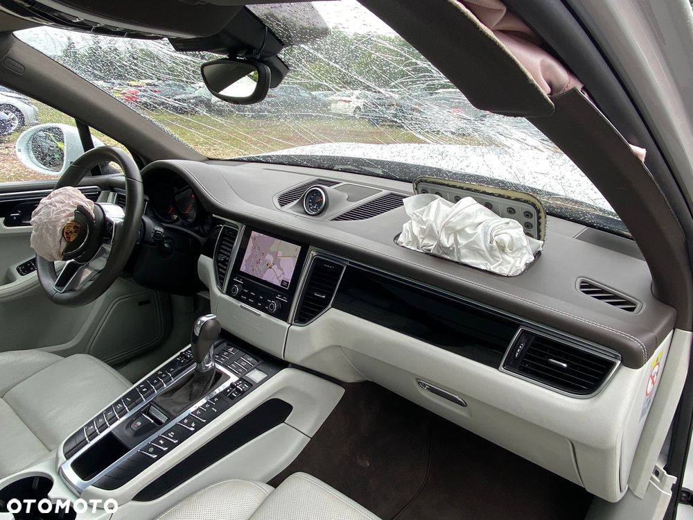 Porsche Macan - 22