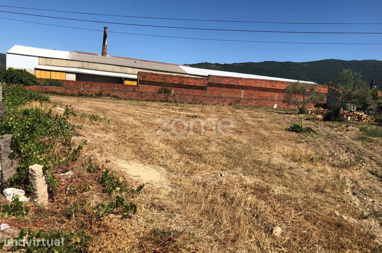Terreno com 965.200 m² a 5 minutos do centro de Chaves - Grande imagem: 2/5