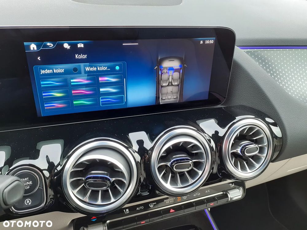 Mercedes-Benz GLA 200 Progressive - 31