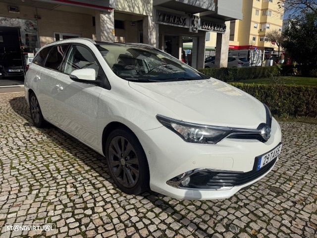 Toyota Auris Touring Sports 1.8 HSD Exclusive+TSS - 6