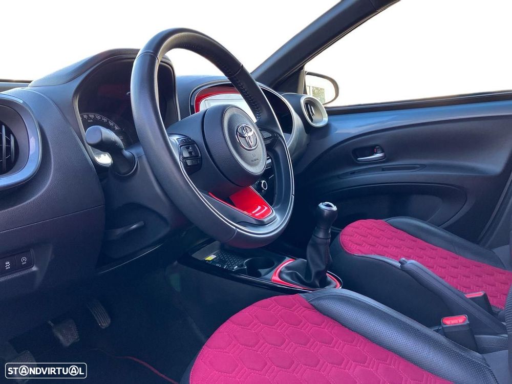 Toyota Aygo X 1.0 Undercover - 12