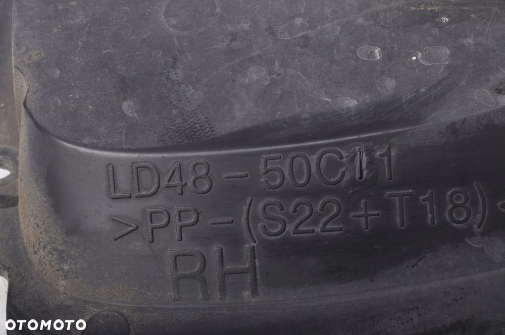 MAZDA MPV II HALOGEN PRAWY - 4