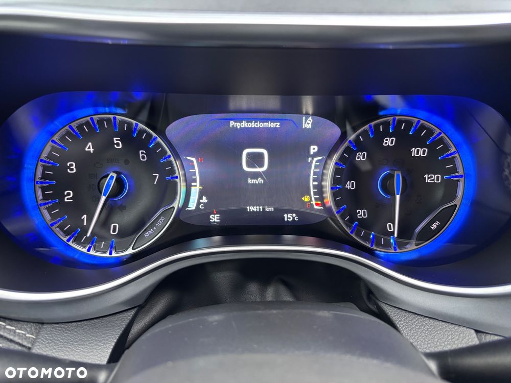 Chrysler Pacifica - 40