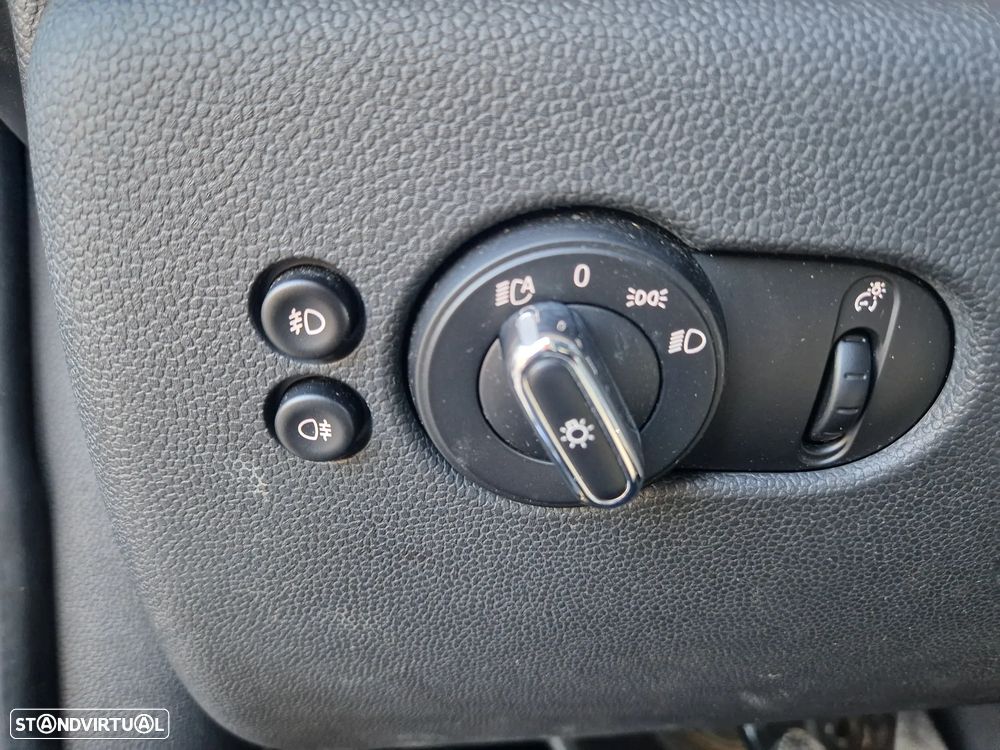 MINI 3 Portas Cooper D - 23