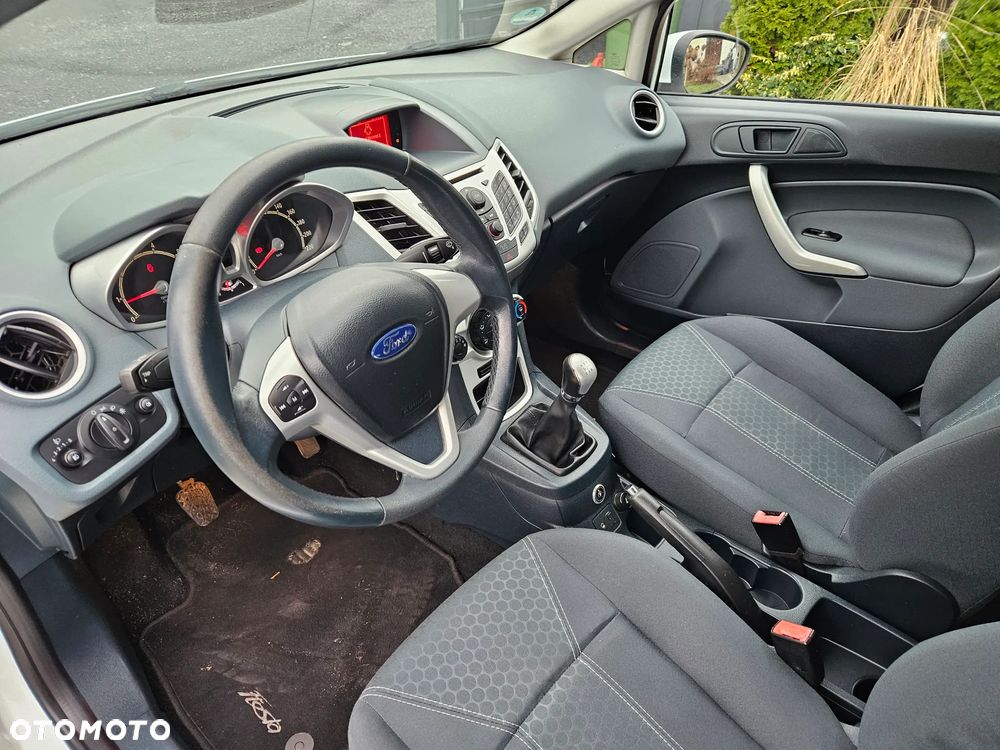 Ford Fiesta 1.4 Champions Edition - 11