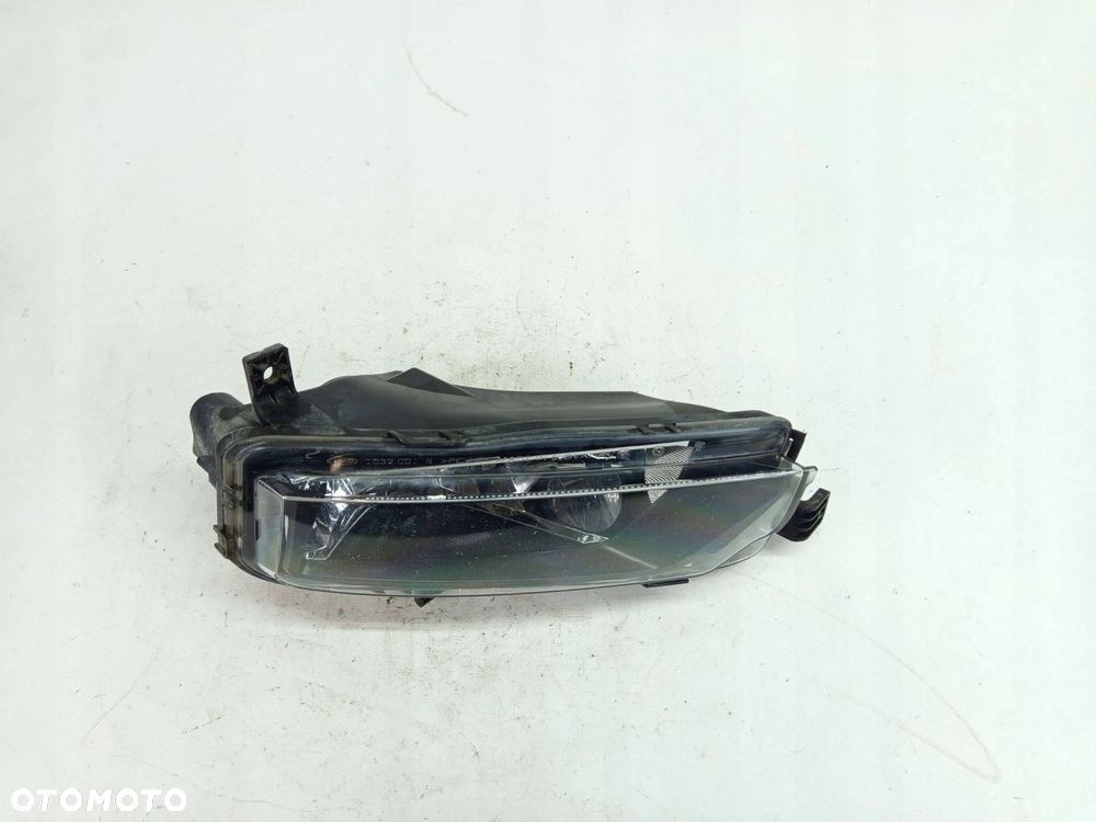 LAMPA PRZECIWMGIELNA HALOGEN PRAWY PRZEDNI VOLKSWAGEN CADDY 2K5941662B - 2